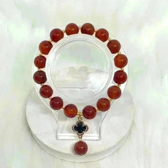 Natural Agate Four Leaf Clover Pendant Bracelet in Rust Red Orange - Picture 2 of 6
